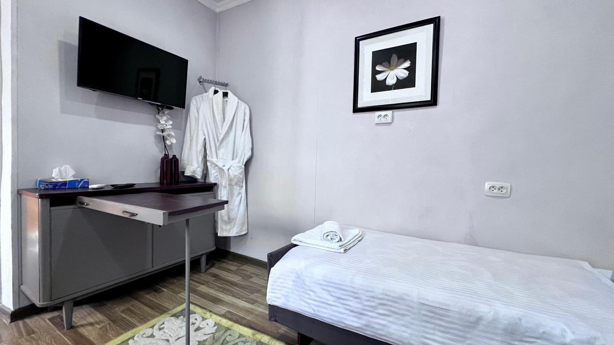 Frodo Hotel Ташкент Екстериор снимка